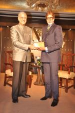 Amitabh Bachchan at Jhonny Walker Voyager award in Taj Hotel, Mumbai on 16th Dec 2012 (16).JPG